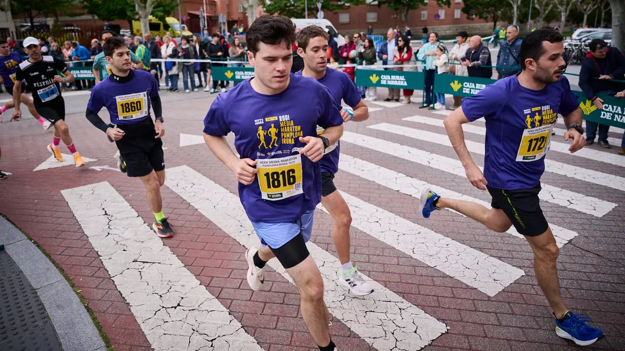 Carrera de 5 kilómetros de la 41 Media Maratón de Pamplona. PABLO LASAOSA
