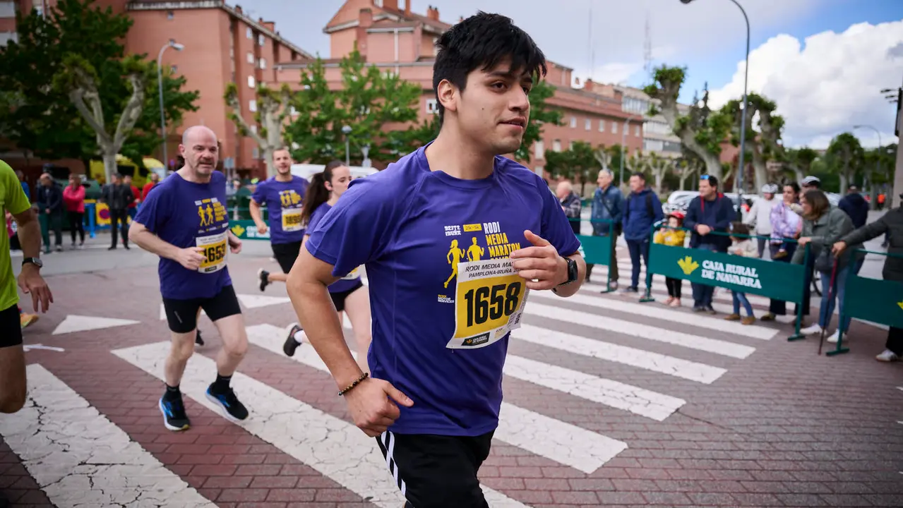 Carrera de 5 kilómetros de la 41 Media Maratón de Pamplona. PABLO LASAOSA