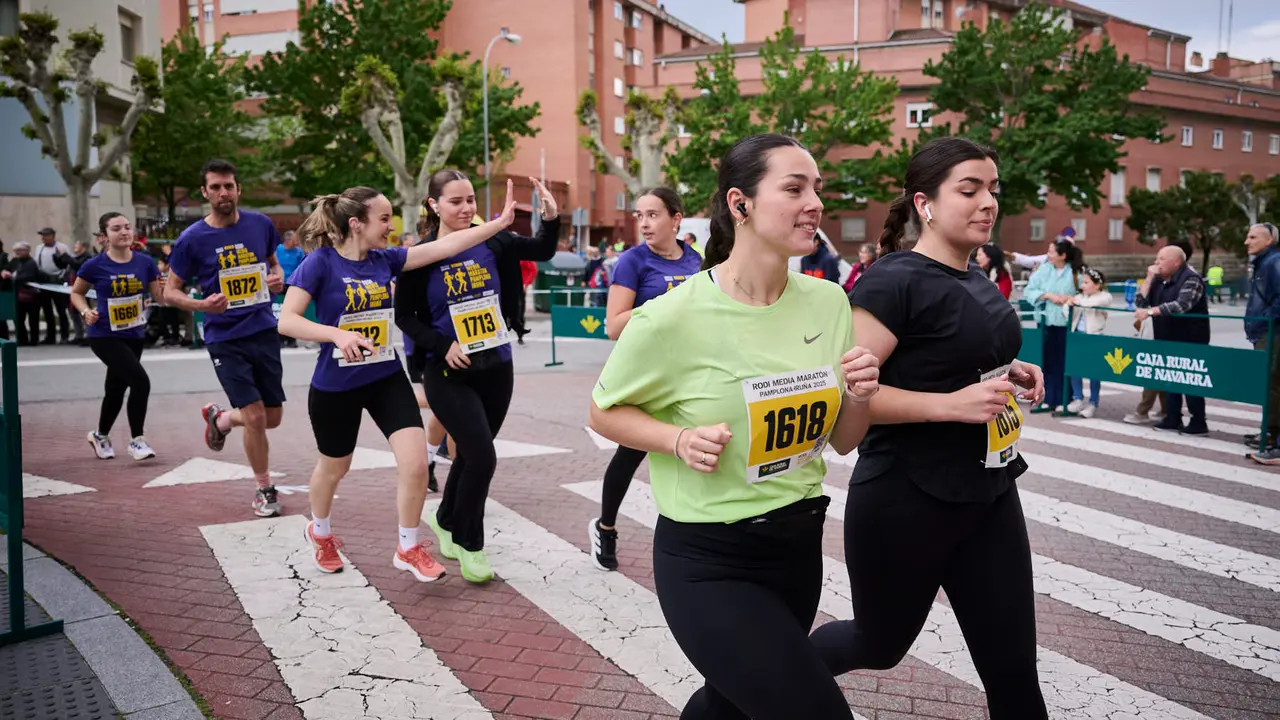 Carrera de 5 kilómetros de la 41 Media Maratón de Pamplona. PABLO LASAOSA