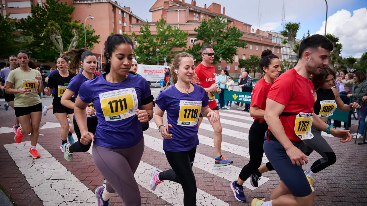 Carrera de 5 kilómetros de la 41 Media Maratón de Pamplona. PABLO LASAOSA