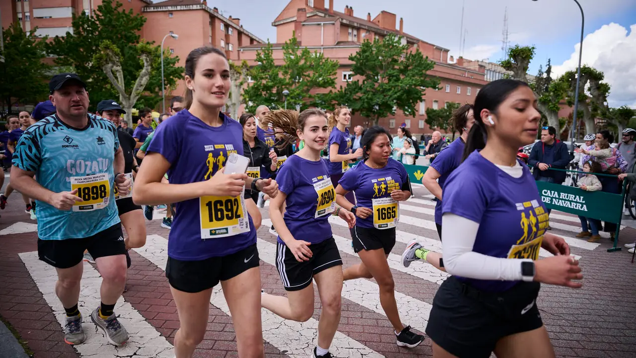 Carrera de 5 kilómetros de la 41 Media Maratón de Pamplona. PABLO LASAOSA