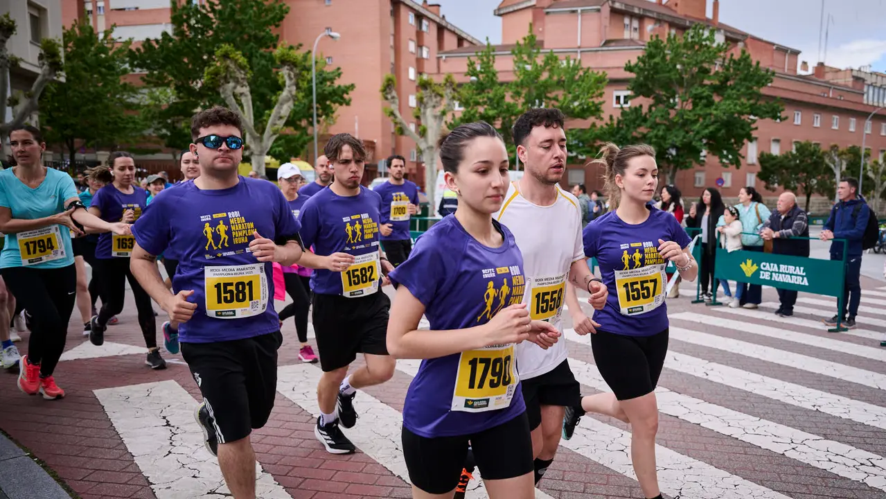 Carrera de 5 kilómetros de la 41 Media Maratón de Pamplona. PABLO LASAOSA