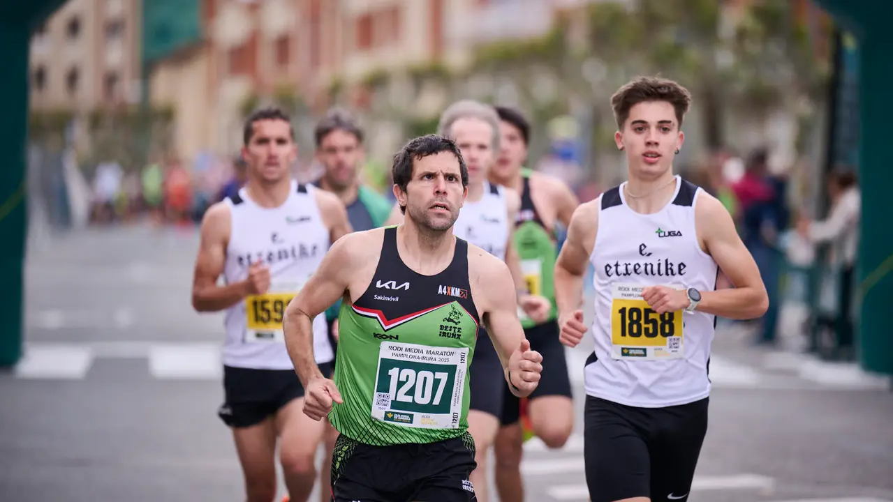 Carrera de 5 kilómetros de la 41 Media Maratón de Pamplona. PABLO LASAOSA