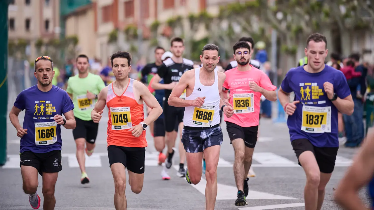 Carrera de 5 kilómetros de la 41 Media Maratón de Pamplona. PABLO LASAOSA