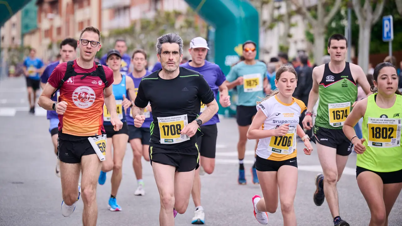 Carrera de 5 kilómetros de la 41 Media Maratón de Pamplona. PABLO LASAOSA