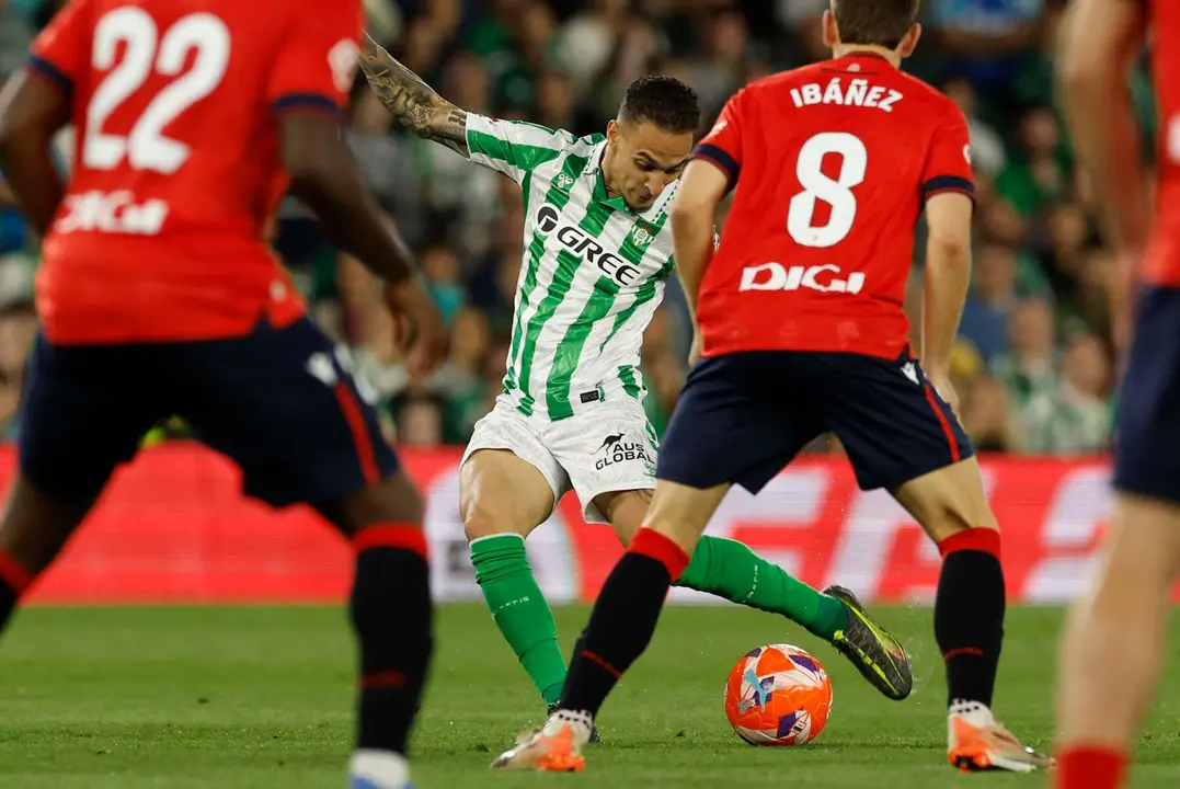 SEVILLA, 11/05/2025.-El delantero brasileño del Betis Antony, durante el partido de la jornada 35 de LaLiga EA Sports, este domingo en el estadio Benito Villamarín en Sevilla.-EFE/ Julio Muñoz