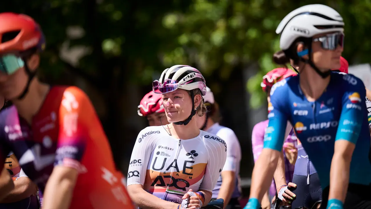 Dieciocho equipos participan en la 'Navarra Women’s Elite Classic 2025' con salida y meta en Pamplona. PABLO LASAOSA