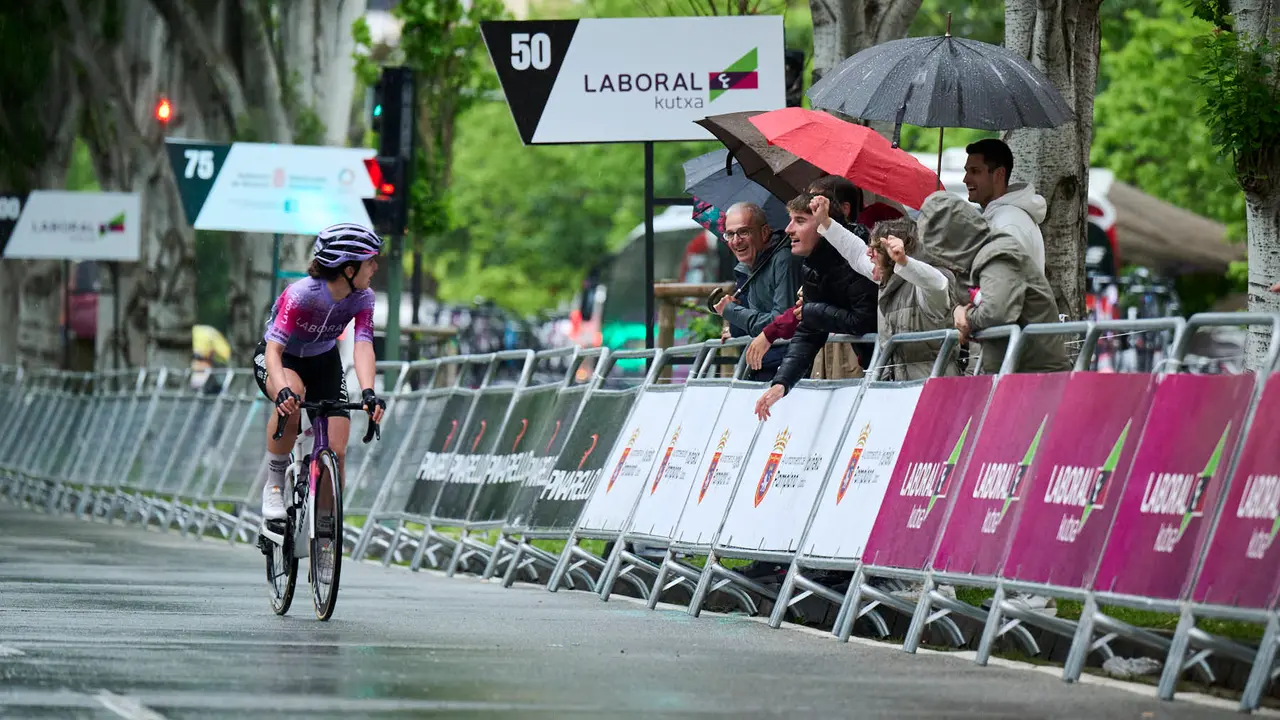 Dieciocho equipos participan en la 'Navarra Women’s Elite Classic 2025' con salida y meta en Pamplona. PABLO LASAOSA