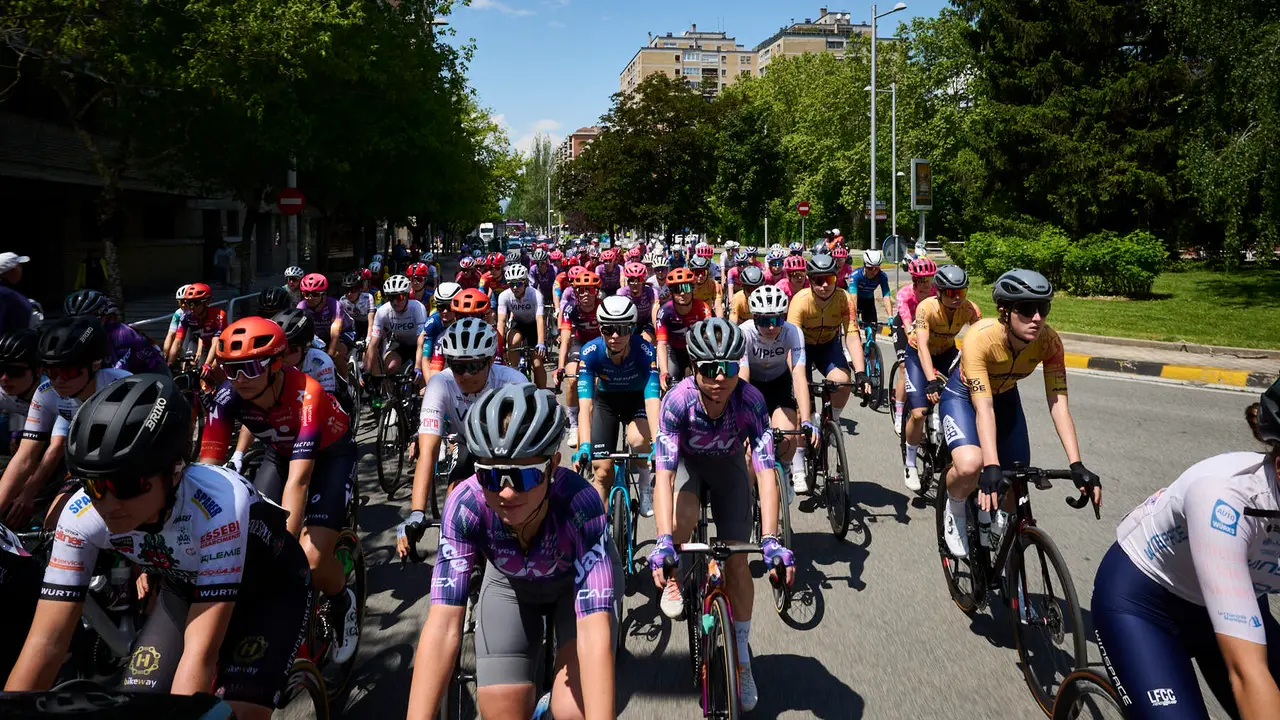 Dieciocho equipos participan en la 'Navarra Women’s Elite Classic 2025' con salida y meta en Pamplona. PABLO LASAOSA