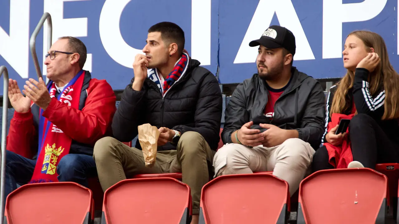 La grada del estadio de El Sadar durante el partido de La Liga EA Sports entre CA Osasuna y Atlético Madrid disputado en Pamplona. IÑIGO ALZUGARAY