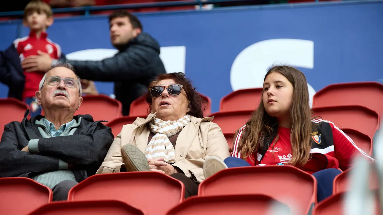 La grada del estadio de El Sadar durante el partido de La Liga EA Sports entre CA Osasuna y Atlético Madrid disputado en Pamplona. IÑIGO ALZUGARAY