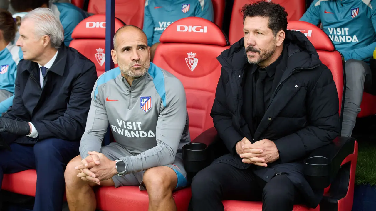 Diego Pablo Simeone (entrenador Atlético Madrid) durante el partido de La Liga EA Sports entre CA Osasuna y Atlético Madrid disputado en el estadio de El Sadar en Pamplona. IÑIGO ALZUGARAY