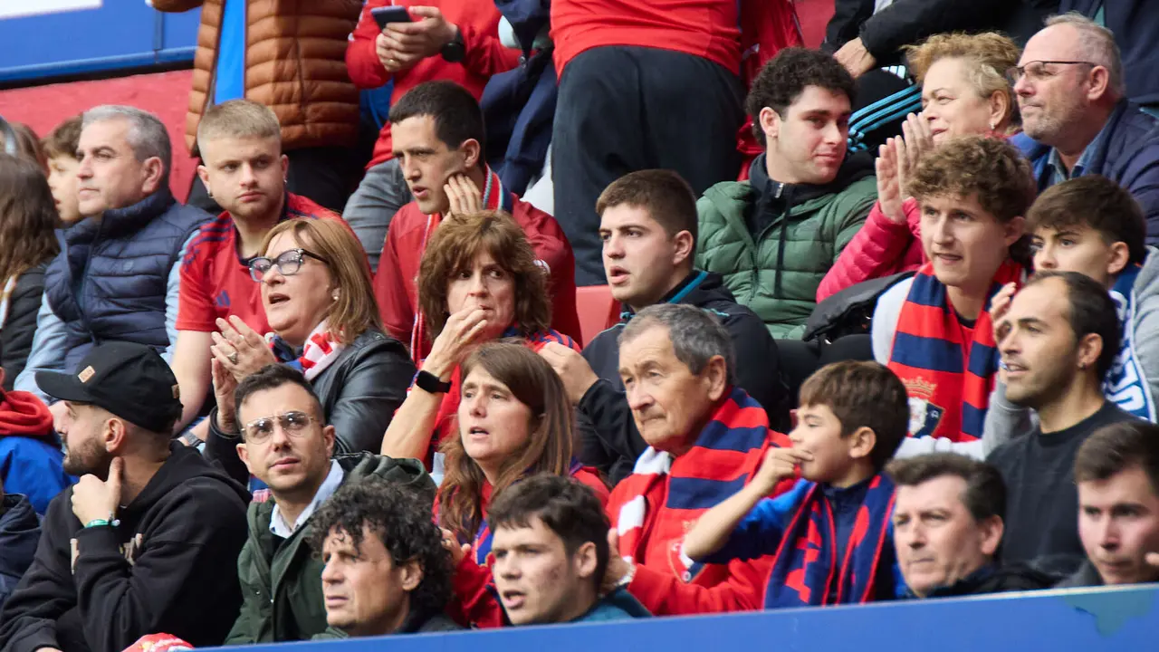 La grada del estadio de El Sadar durante el partido de La Liga EA Sports entre CA Osasuna y Atlético Madrid disputado en Pamplona. IÑIGO ALZUGARAY