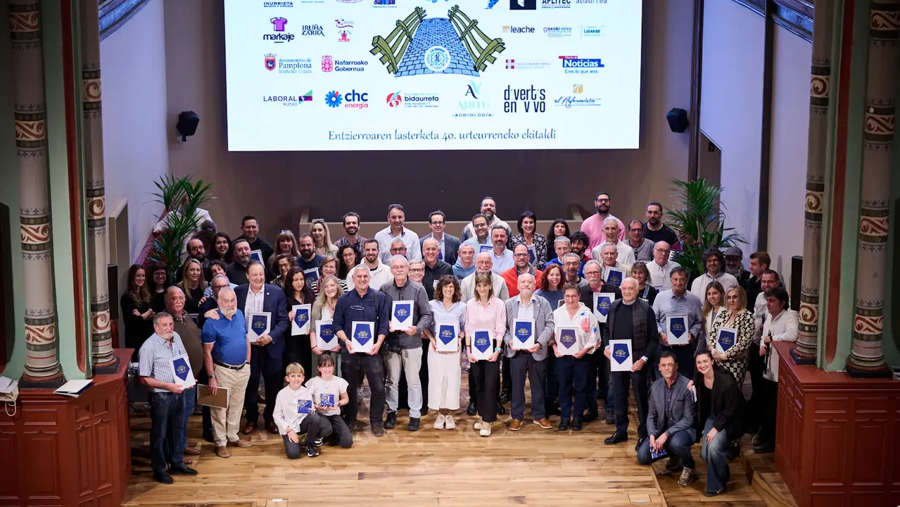 Homenaje a personas, instituciones y entidades que han hecho posible que la Carrera del Encierro de La Jarana llegue este año a su 40ª edición. PABLO LASAOSA
