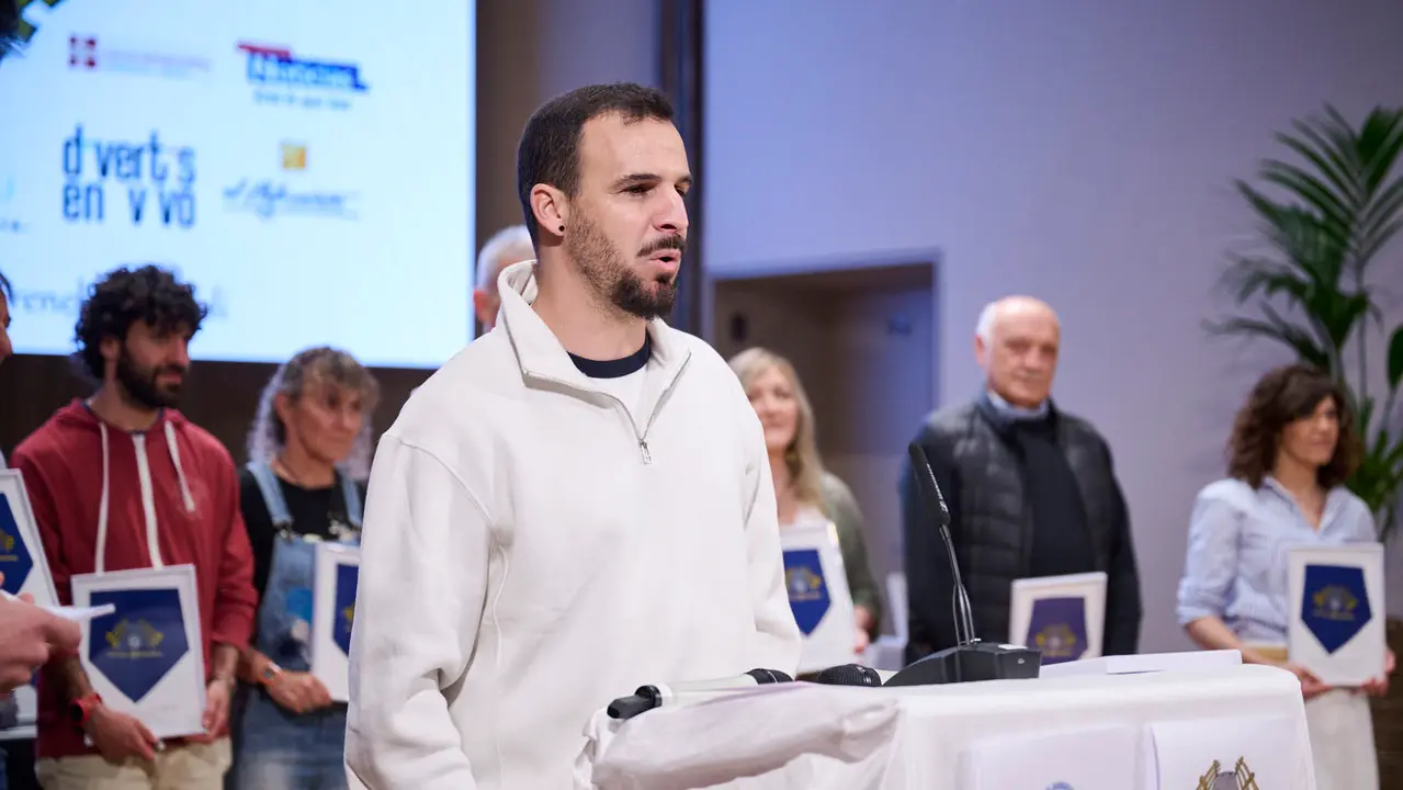 Homenaje a personas, instituciones y entidades que han hecho posible que la Carrera del Encierro de La Jarana llegue este año a su 40ª edición. PABLO LASAOSA