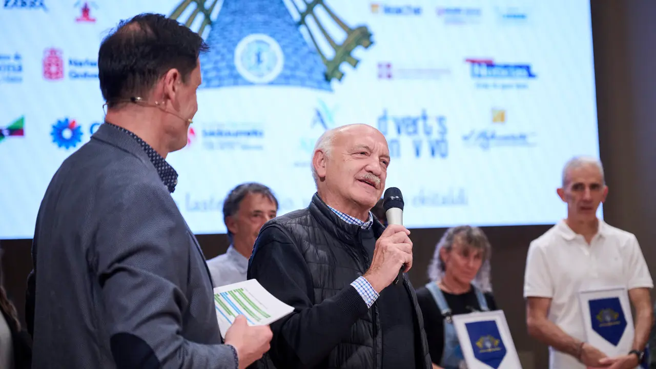 Homenaje a personas, instituciones y entidades que han hecho posible que la Carrera del Encierro de La Jarana llegue este año a su 40ª edición. PABLO LASAOSA