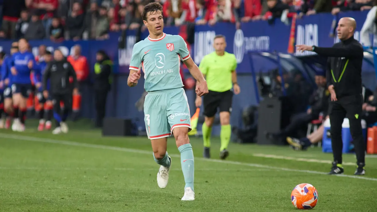 durante el partido de La Liga EA Sports entre CA Osasuna y Atlético Madrid disputado en el estadio de El Sadar en Pamplona. IÑIGO ALZUGARAY