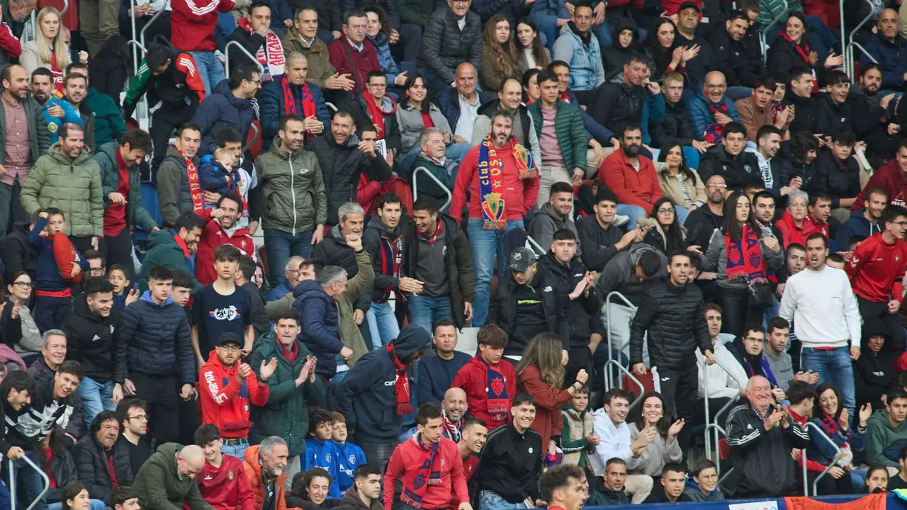 La grada del estadio de El Sadar durante el partido de La Liga EA Sports entre CA Osasuna y Atlético Madrid disputado en Pamplona. IÑIGO ALZUGARAY