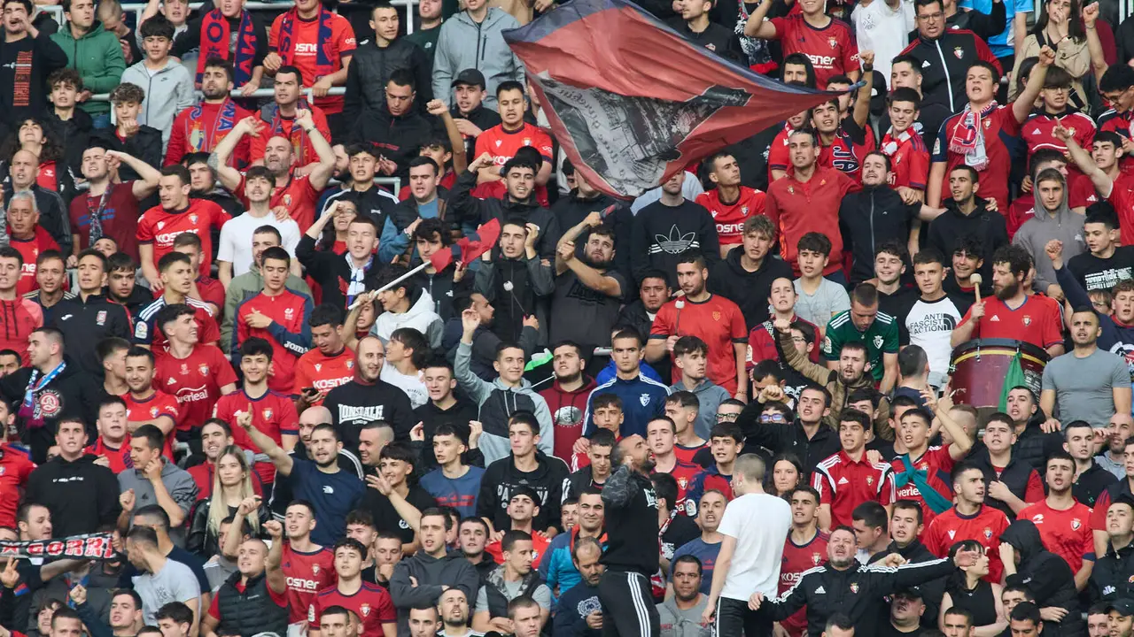 La grada del estadio de El Sadar durante el partido de La Liga EA Sports entre CA Osasuna y Atlético Madrid disputado en Pamplona. IÑIGO ALZUGARAY
