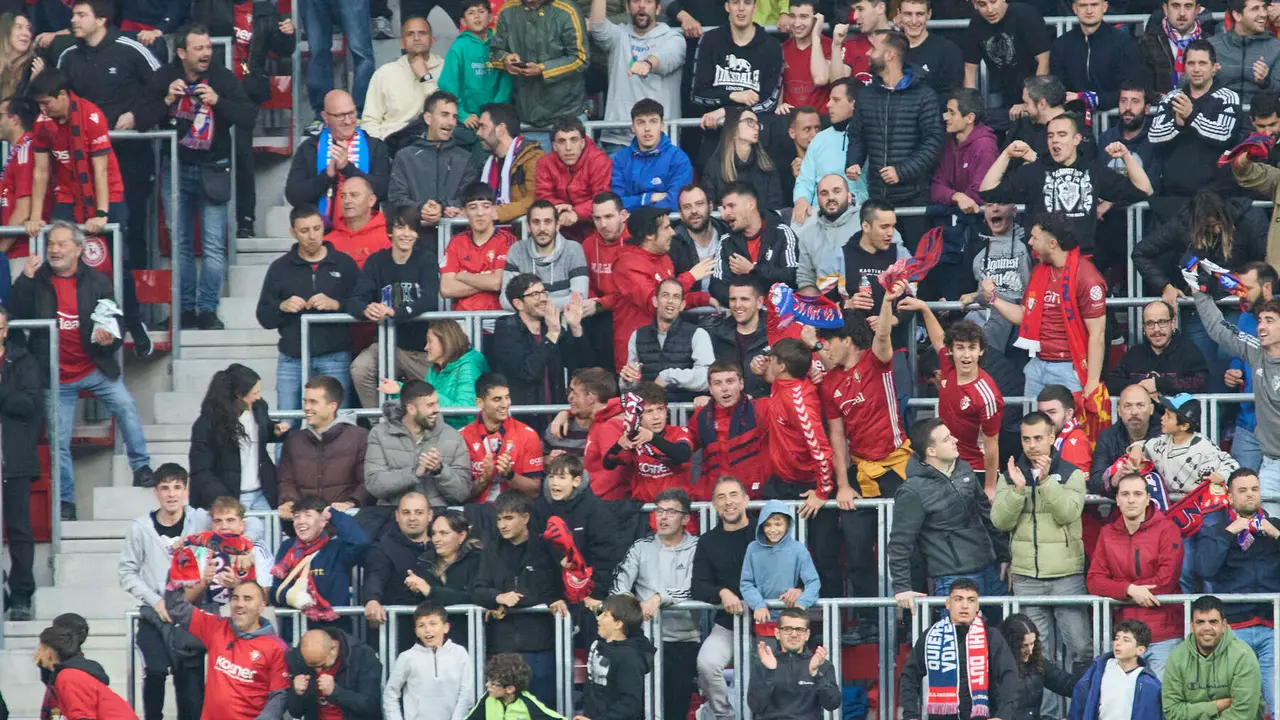 La grada del estadio de El Sadar durante el partido de La Liga EA Sports entre CA Osasuna y Atlético Madrid disputado en Pamplona. IÑIGO ALZUGARAY