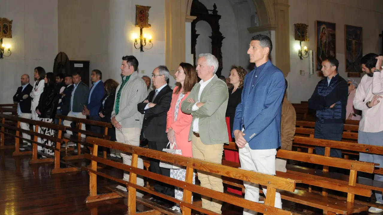 Los agricultores de Caparroso honran a San Isidro y homenajean a su gerente en su
jubilación. AMAYA LUQUI
