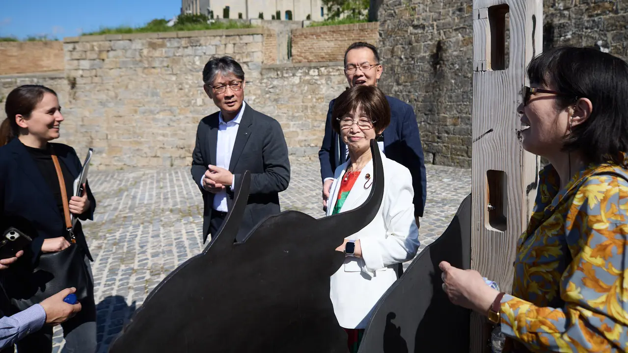 Autoridades de la ciudad japonesa de Yamaguchi visitan Pamplona. IÑIGO ALZUGARAY