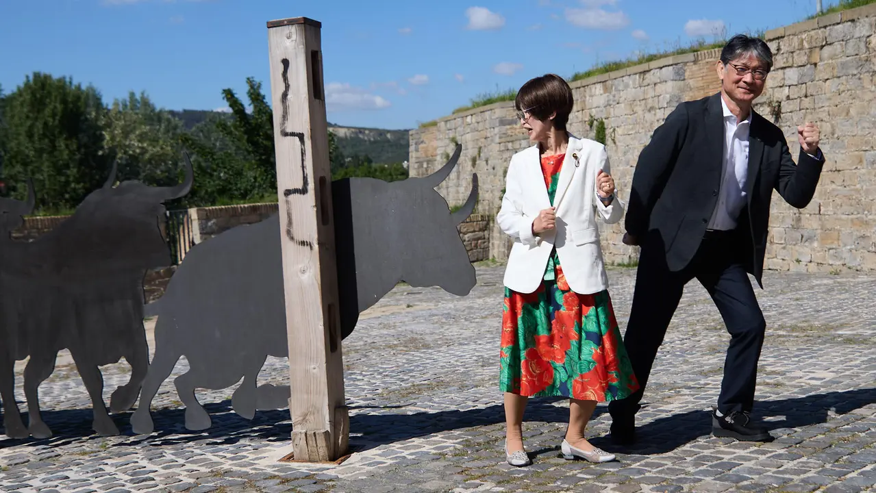 Autoridades de la ciudad japonesa de Yamaguchi visitan Pamplona. IÑIGO ALZUGARAY