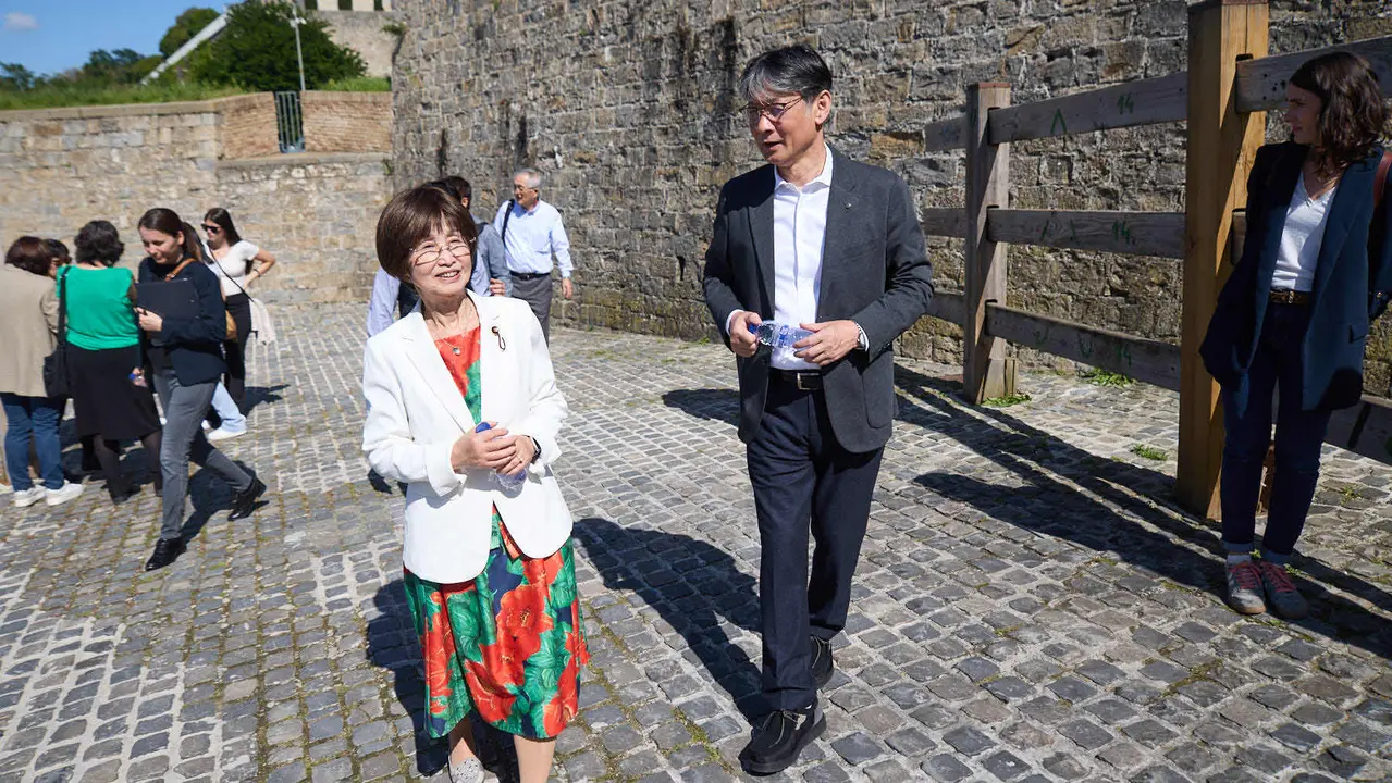 Autoridades de la ciudad japonesa de Yamaguchi visitan Pamplona. IÑIGO ALZUGARAY