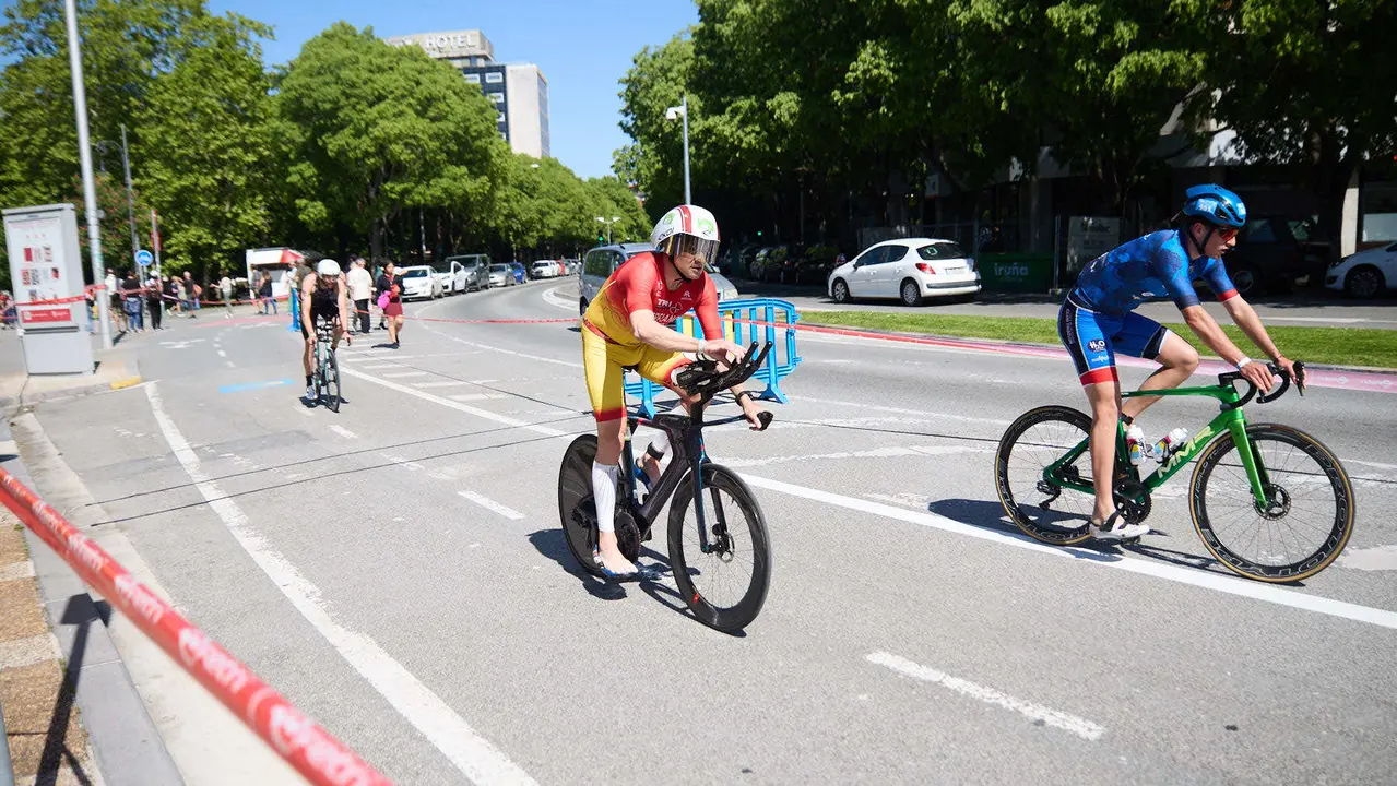 X edición de la Half Triathlon Pamplona-Iruña, que además este año ha sido también el Campeonato de Europa de Triatlón de Media Distancia, con la victoria del español Guillem Montiel en categoría masculina y la polaca Marta Lagownik en categoría femenina. IÑIGO ALZUGARAY