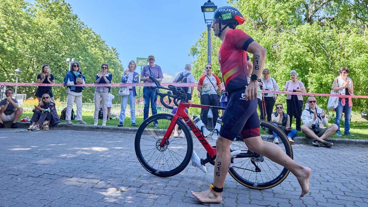 X edición de la Half Triathlon Pamplona-Iruña, que además este año ha sido también el Campeonato de Europa de Triatlón de Media Distancia, con la victoria del español Guillem Montiel en categoría masculina y la polaca Marta Lagownik en categoría femenina. IÑIGO ALZUGARAY