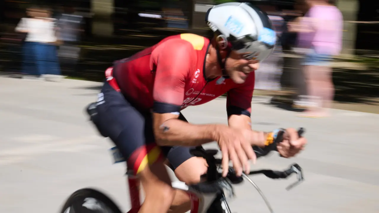 X edición de la Half Triathlon Pamplona-Iruña, que además este año ha sido también el Campeonato de Europa de Triatlón de Media Distancia, con la victoria del español Guillem Montiel en categoría masculina y la polaca Marta Lagownik en categoría femenina. IÑIGO ALZUGARAY