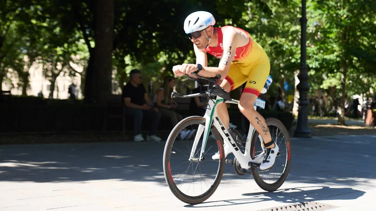 X edición de la Half Triathlon Pamplona-Iruña, que además este año ha sido también el Campeonato de Europa de Triatlón de Media Distancia, con la victoria del español Guillem Montiel en categoría masculina y la polaca Marta Lagownik en categoría femenina. IÑIGO ALZUGARAY