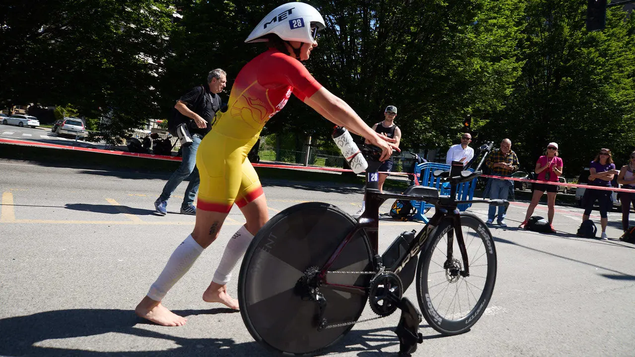 X edición de la Half Triathlon Pamplona-Iruña, que además este año ha sido también el Campeonato de Europa de Triatlón de Media Distancia, con la victoria del español Guillem Montiel en categoría masculina y la polaca Marta Lagownik en categoría femenina. IÑIGO ALZUGARAY