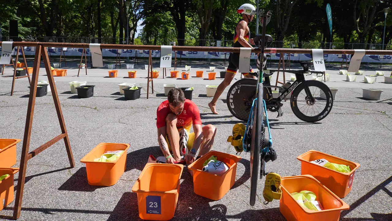 X edición de la Half Triathlon Pamplona-Iruña, que además este año ha sido también el Campeonato de Europa de Triatlón de Media Distancia, con la victoria del español Guillem Montiel en categoría masculina y la polaca Marta Lagownik en categoría femenina. IÑIGO ALZUGARAY