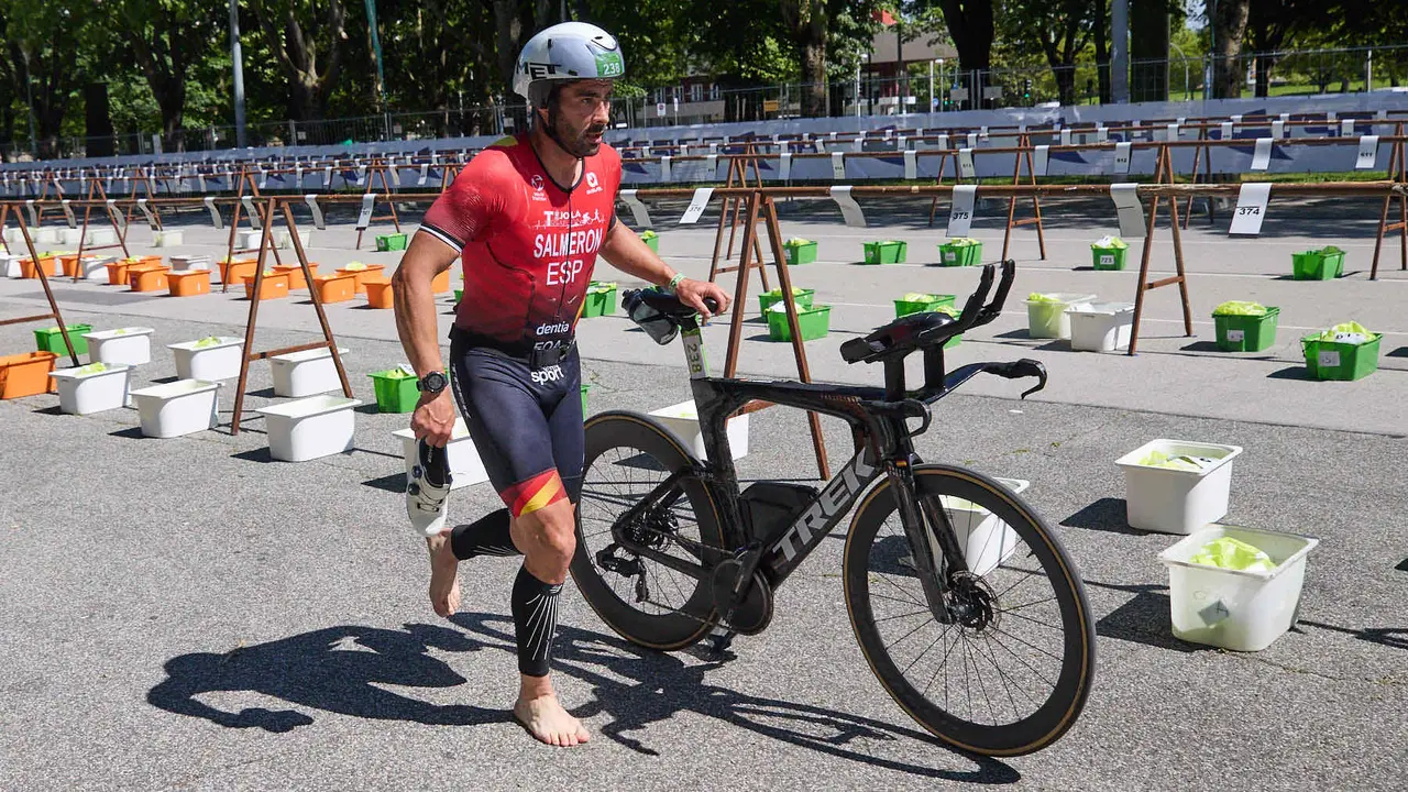 X edición de la Half Triathlon Pamplona-Iruña, que además este año ha sido también el Campeonato de Europa de Triatlón de Media Distancia, con la victoria del español Guillem Montiel en categoría masculina y la polaca Marta Lagownik en categoría femenina. IÑIGO ALZUGARAY
