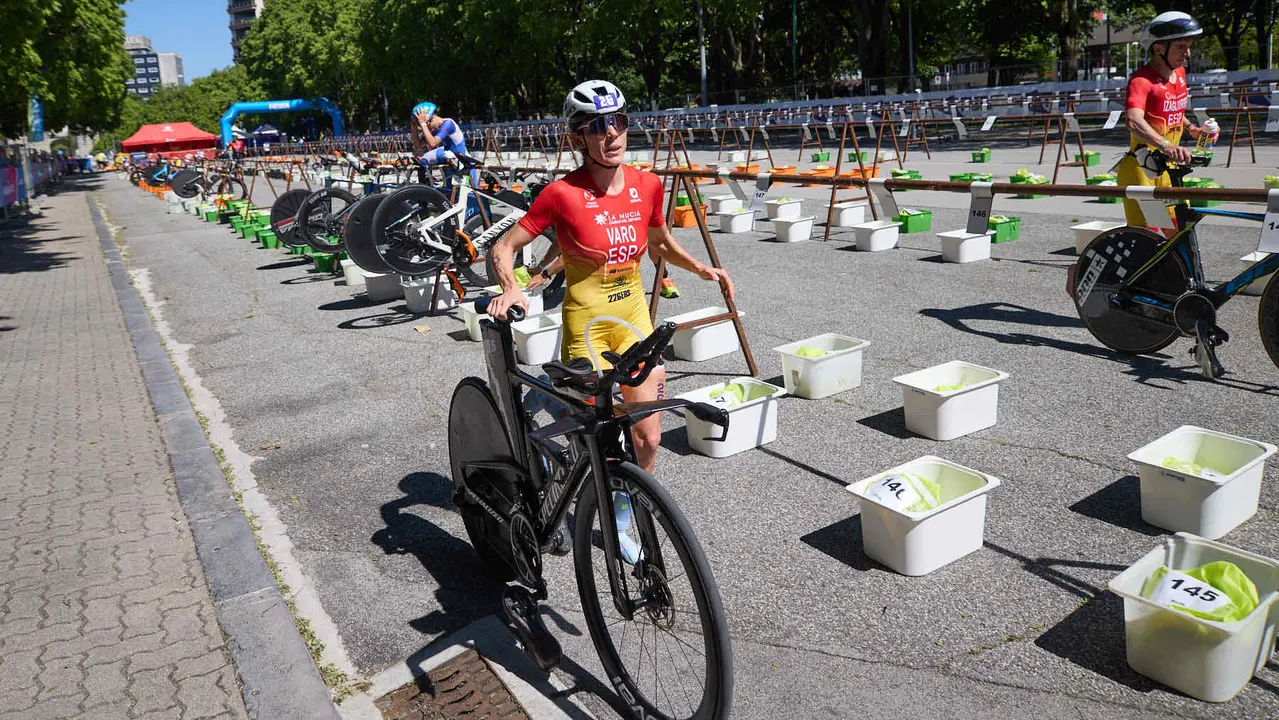 X edición de la Half Triathlon Pamplona-Iruña, que además este año ha sido también el Campeonato de Europa de Triatlón de Media Distancia, con la victoria del español Guillem Montiel en categoría masculina y la polaca Marta Lagownik en categoría femenina. IÑIGO ALZUGARAY