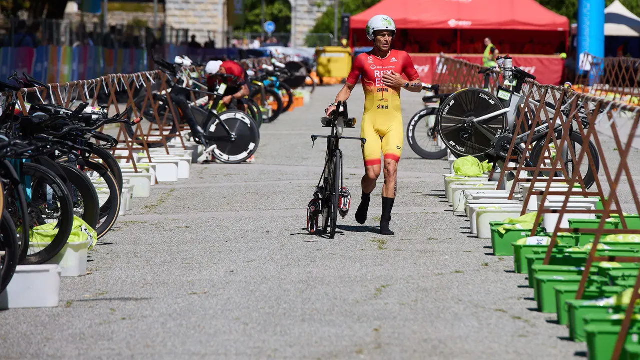 X edición de la Half Triathlon Pamplona-Iruña, que además este año ha sido también el Campeonato de Europa de Triatlón de Media Distancia, con la victoria del español Guillem Montiel en categoría masculina y la polaca Marta Lagownik en categoría femenina. IÑIGO ALZUGARAY