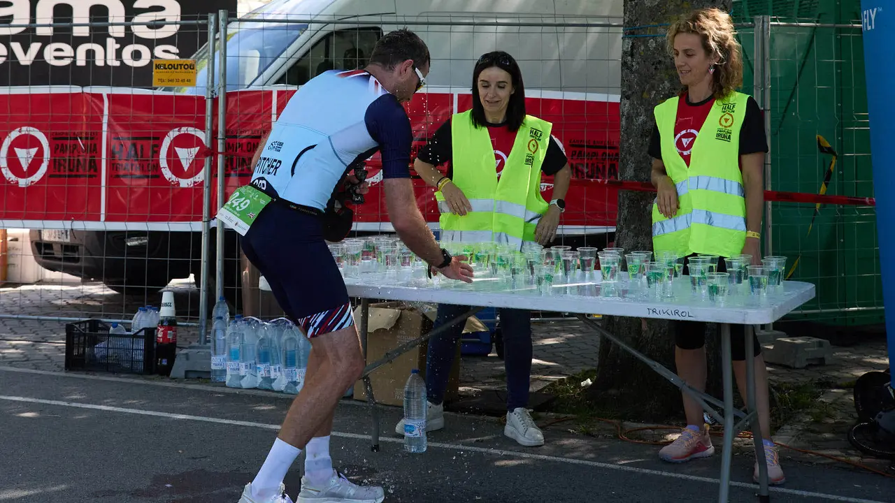 X edición de la Half Triathlon Pamplona-Iruña, que además este año ha sido también el Campeonato de Europa de Triatlón de Media Distancia, con la victoria del español Guillem Montiel en categoría masculina y la polaca Marta Lagownik en categoría femenina. IÑIGO ALZUGARAY