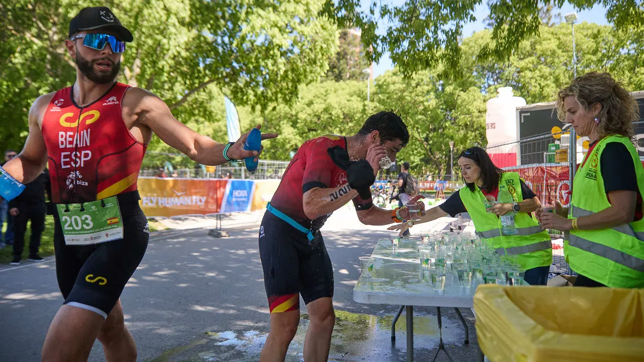 X edición de la Half Triathlon Pamplona-Iruña, que además este año ha sido también el Campeonato de Europa de Triatlón de Media Distancia, con la victoria del español Guillem Montiel en categoría masculina y la polaca Marta Lagownik en categoría femenina. IÑIGO ALZUGARAY