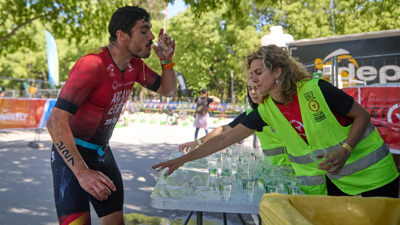 X edición de la Half Triathlon Pamplona-Iruña, que además este año ha sido también el Campeonato de Europa de Triatlón de Media Distancia, con la victoria del español Guillem Montiel en categoría masculina y la polaca Marta Lagownik en categoría femenina. IÑIGO ALZUGARAY