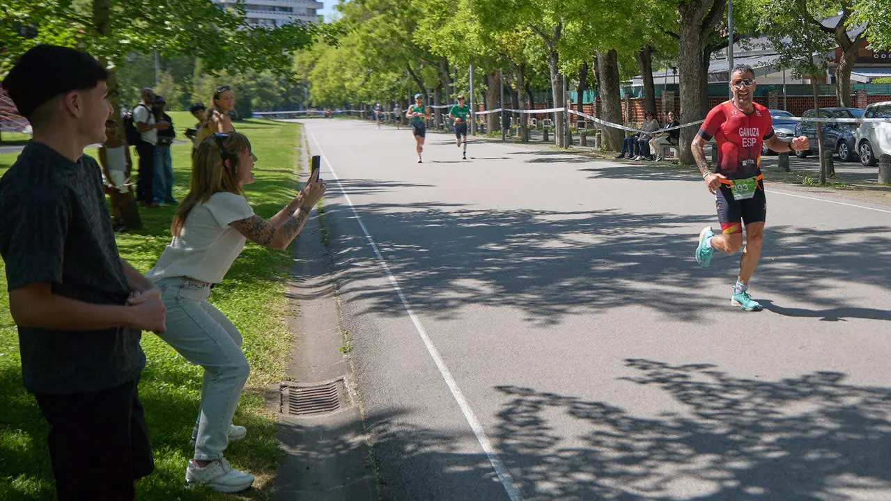 X edición de la Half Triathlon Pamplona-Iruña, que además este año ha sido también el Campeonato de Europa de Triatlón de Media Distancia, con la victoria del español Guillem Montiel en categoría masculina y la polaca Marta Lagownik en categoría femenina. IÑIGO ALZUGARAY