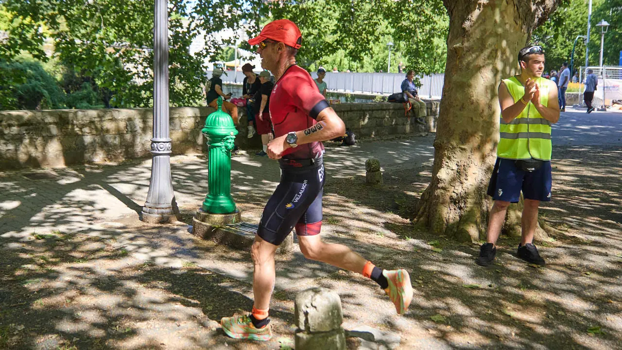 X edición de la Half Triathlon Pamplona-Iruña, que además este año ha sido también el Campeonato de Europa de Triatlón de Media Distancia, con la victoria del español Guillem Montiel en categoría masculina y la polaca Marta Lagownik en categoría femenina. IÑIGO ALZUGARAY