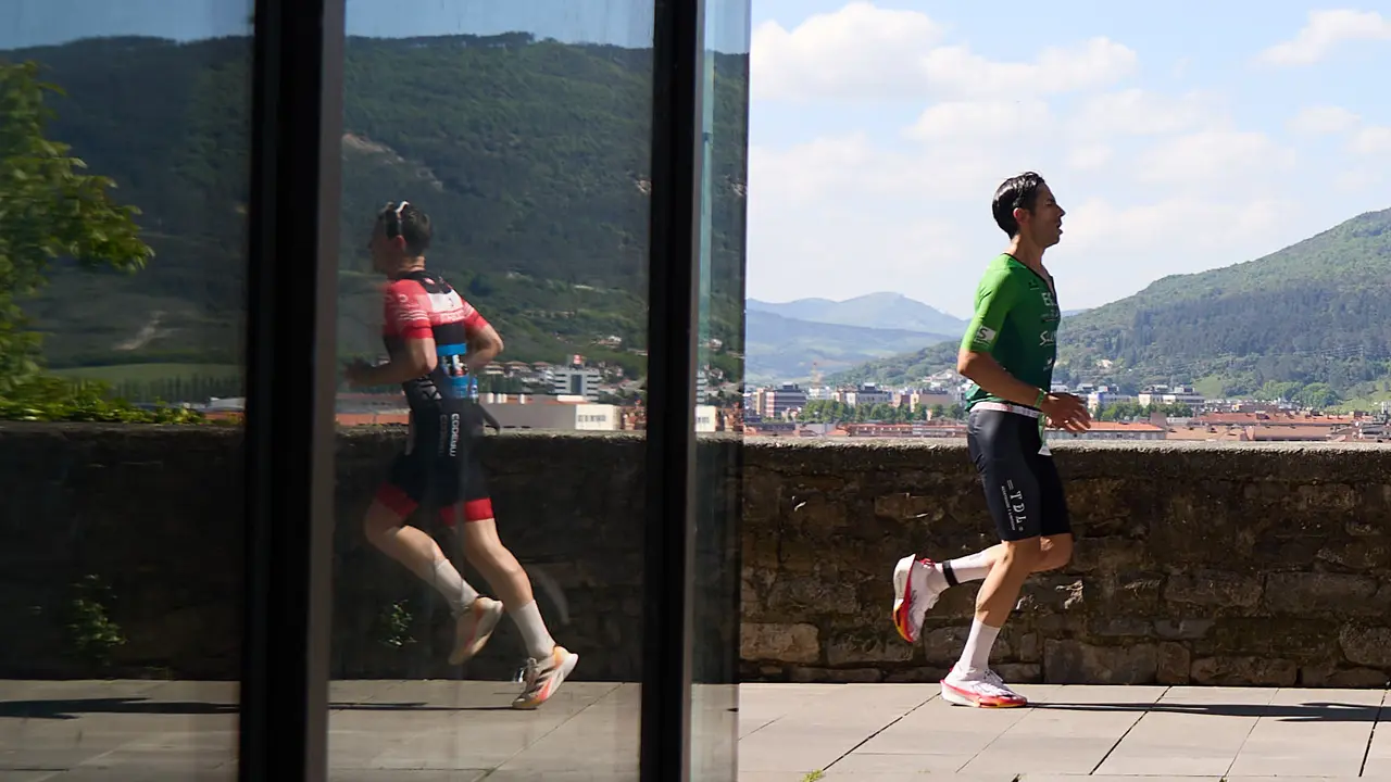 X edición de la Half Triathlon Pamplona-Iruña, que además este año ha sido también el Campeonato de Europa de Triatlón de Media Distancia, con la victoria del español Guillem Montiel en categoría masculina y la polaca Marta Lagownik en categoría femenina. IÑIGO ALZUGARAY