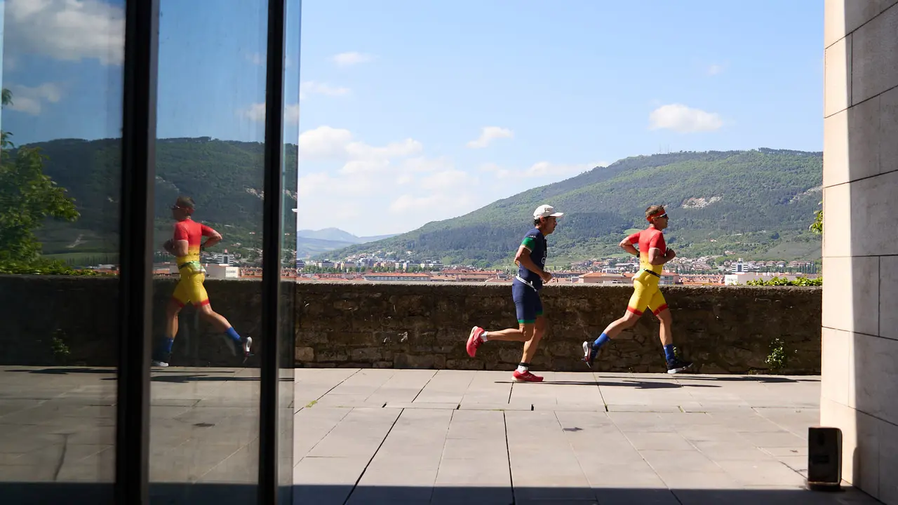 X edición de la Half Triathlon Pamplona-Iruña, que además este año ha sido también el Campeonato de Europa de Triatlón de Media Distancia, con la victoria del español Guillem Montiel en categoría masculina y la polaca Marta Lagownik en categoría femenina. IÑIGO ALZUGARAY