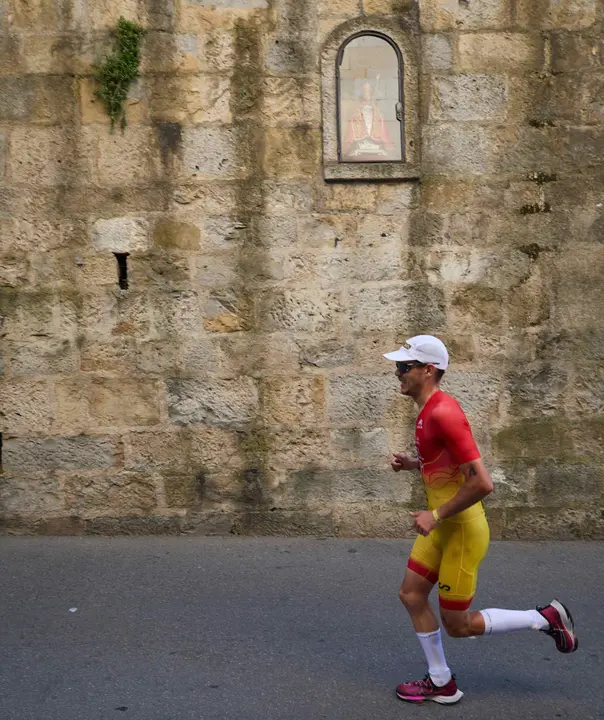 X edición de la Half Triathlon Pamplona-Iruña, que además este año ha sido también el Campeonato de Europa de Triatlón de Media Distancia, con la victoria del español Guillem Montiel en categoría masculina y la polaca Marta Lagownik en categoría femenina. IÑIGO ALZUGARAY