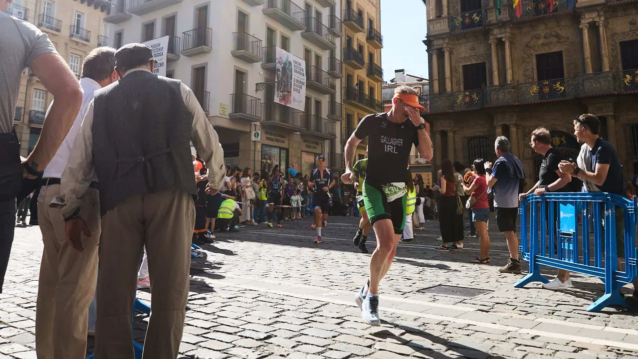 X edición de la Half Triathlon Pamplona-Iruña, que además este año ha sido también el Campeonato de Europa de Triatlón de Media Distancia, con la victoria del español Guillem Montiel en categoría masculina y la polaca Marta Lagownik en categoría femenina. IÑIGO ALZUGARAY