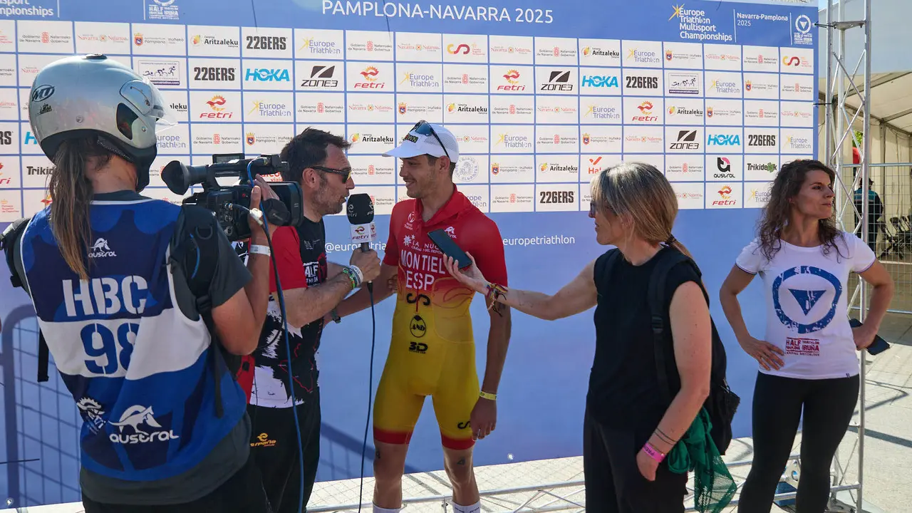 X edición de la Half Triathlon Pamplona-Iruña, que además este año ha sido también el Campeonato de Europa de Triatlón de Media Distancia, con la victoria del español Guillem Montiel en categoría masculina y la polaca Marta Lagownik en categoría femenina. IÑIGO ALZUGARAY