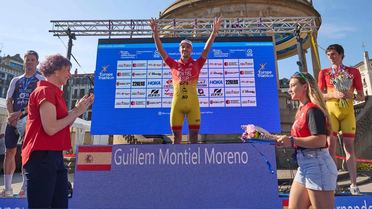X edición de la Half Triathlon Pamplona-Iruña, que además este año ha sido también el Campeonato de Europa de Triatlón de Media Distancia, con la victoria del español Guillem Montiel en categoría masculina y la polaca Marta Lagownik en categoría femenina. IÑIGO ALZUGARAY