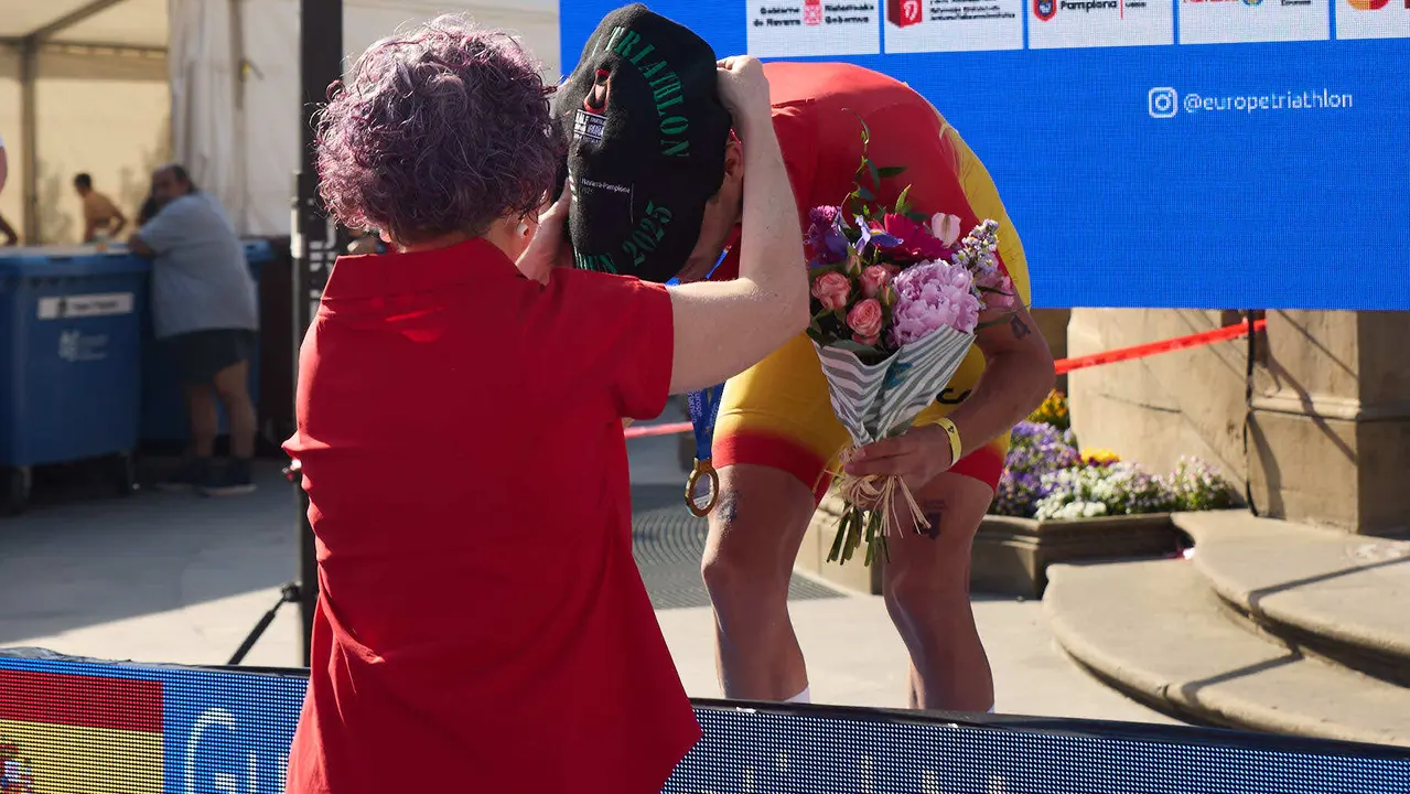 X edición de la Half Triathlon Pamplona-Iruña, que además este año ha sido también el Campeonato de Europa de Triatlón de Media Distancia, con la victoria del español Guillem Montiel en categoría masculina y la polaca Marta Lagownik en categoría femenina. IÑIGO ALZUGARAY