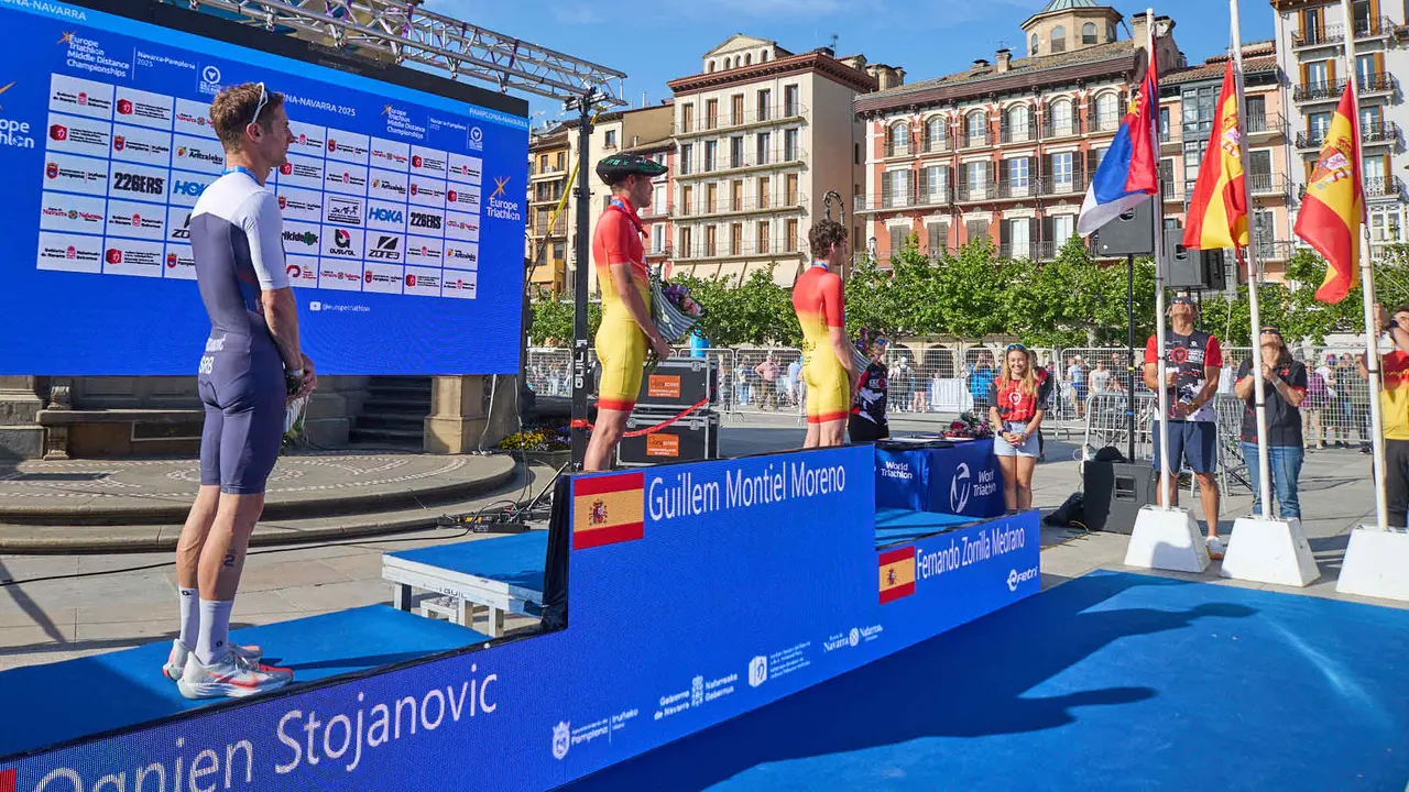 X edición de la Half Triathlon Pamplona-Iruña, que además este año ha sido también el Campeonato de Europa de Triatlón de Media Distancia, con la victoria del español Guillem Montiel en categoría masculina y la polaca Marta Lagownik en categoría femenina. IÑIGO ALZUGARAY